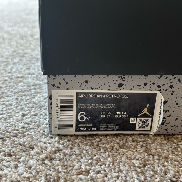 Air Jordan 4 Retro OG GS 'Fire Red'
2020 GS - Picture 8 of 10